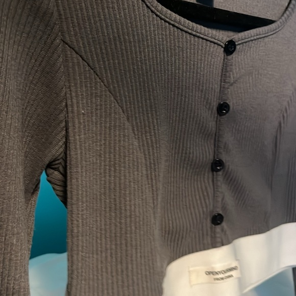 Dazy Petite Long Sleeve Gray Crop Top - Picture 8 of 9